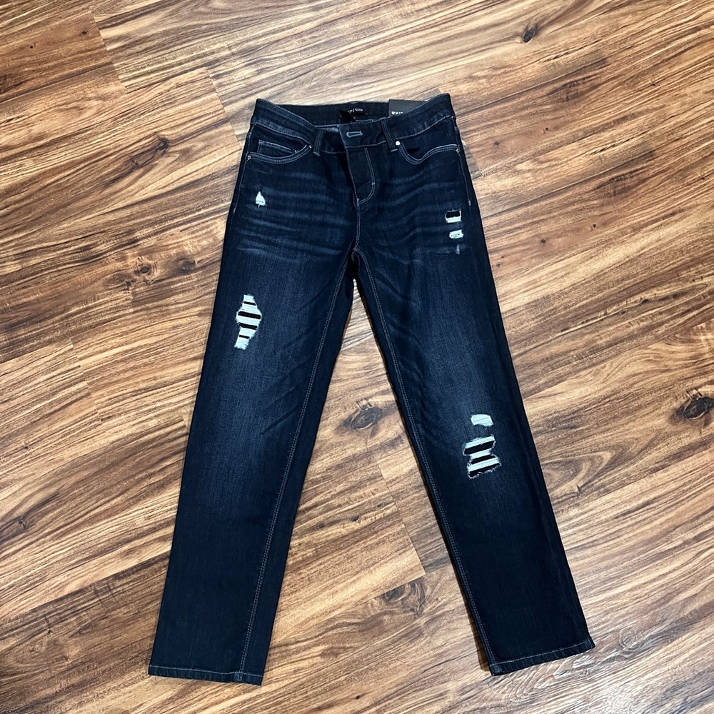 White House Black Market: THE SAINT HONORÉ™
JEAN COLLECTION